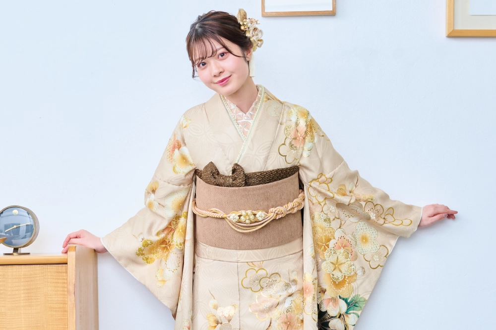 振袖を着た女性の写真
