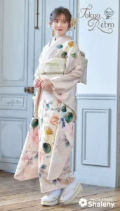 “マーシュ彩ちゃん”着用の振袖-ピンクベージュ|成人記念の新作振袖ご紹介 TR-601