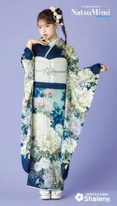MINAMIちゃん着用“NatsuMimi”の振袖-青|ハタチ記念の新作振袖ご紹介 NAT-207