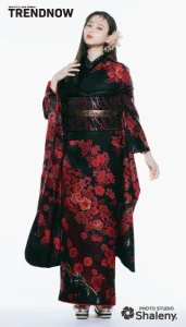 菊池日菜子 ×TRENDNOW(トレンドナウ)の振袖-黒|ハタチ記念の新作振袖ご紹介 TN-267