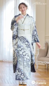 加藤 栞 ×Allure(アリュール)の振袖-白|成人記念の新作振袖ご紹介 AL-303