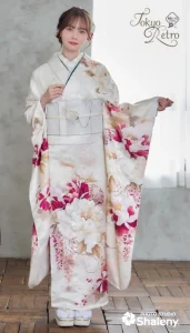 “マーシュ彩ちゃん”着用の振袖-白|成人記念の新作振袖ご紹介 TR-718