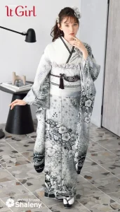 “マーシュ彩ちゃん”着用の振袖-白|成人記念の新作振袖ご紹介 IT-2601
