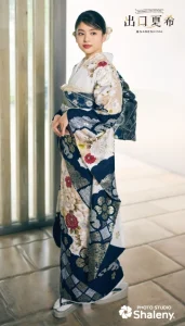 “出口夏希”ちゃんの振袖-白｜成人記念の新作振袖ご紹介　DN-210