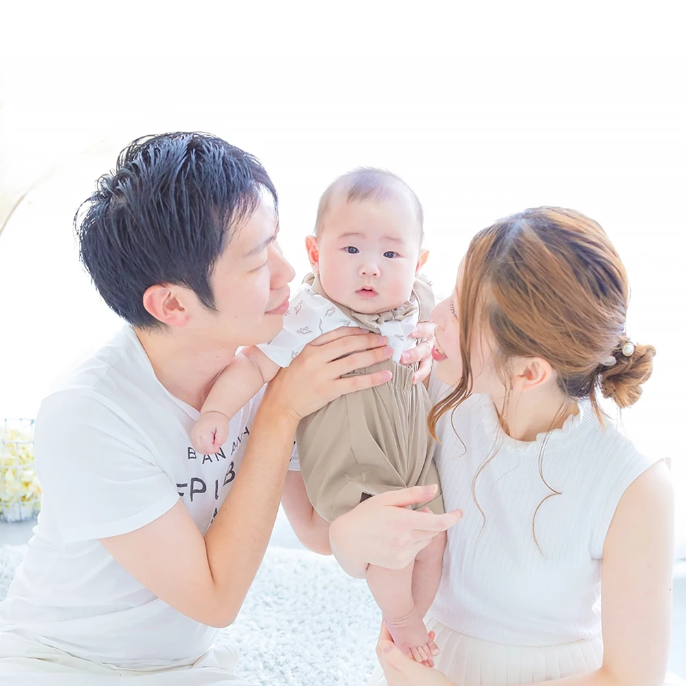 家族写真撮影イメージ画像No003｜年2.2万人が利用する大人気写真館の“家族写真撮影”｜シャレニー