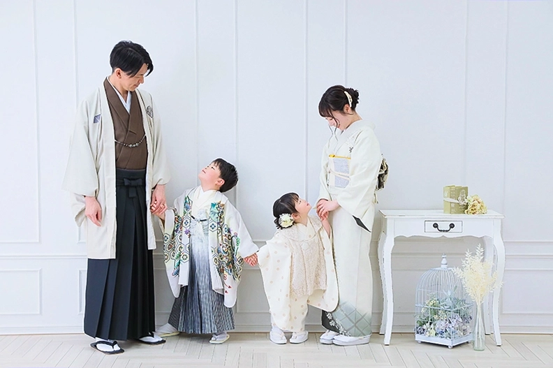 超早期七五三キャンペーン特典①｜七五三撮影時パパママ着物、着付が平日無料｜LINE登録でクーポンがもらえる｜
