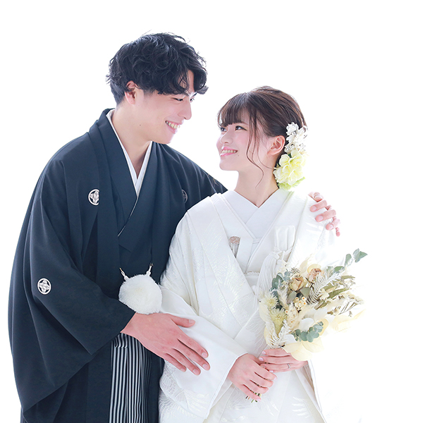和装2着デザインフォト付きプラン｜只今シャレニーで人気上昇中のウェディングフォト企画としてキャンペーン開催決定｜シャレニー | 着物でウェディングフォトを撮影しよう！ | シャレニーで最高のウェディングフォトで写真撮影 | 着物で結婚記念日 | 夫婦でいつもと違う特別な記念日に | 長野で結婚記念日はフォトスタジオシャレニーへ